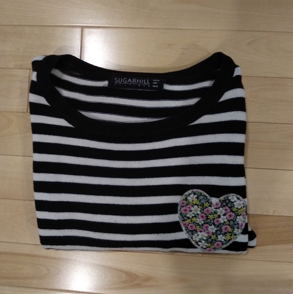 Sugarhill sweater with hearth embroidery